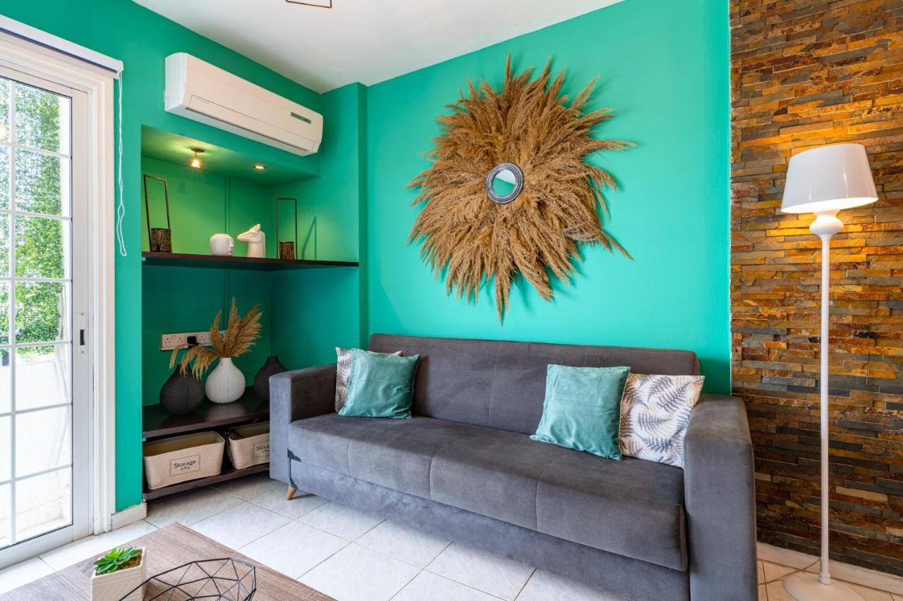 Araminta 2-Bedroom Apartment In Larnaca Dış mekan fotoğraf
